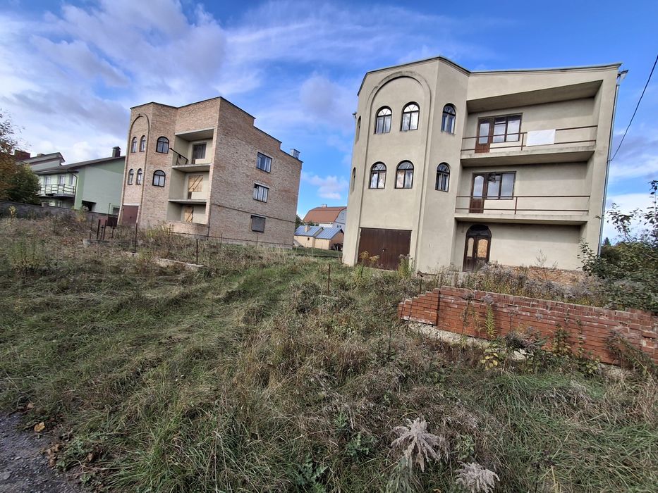 Продаж.с.Тинне. Два будинки