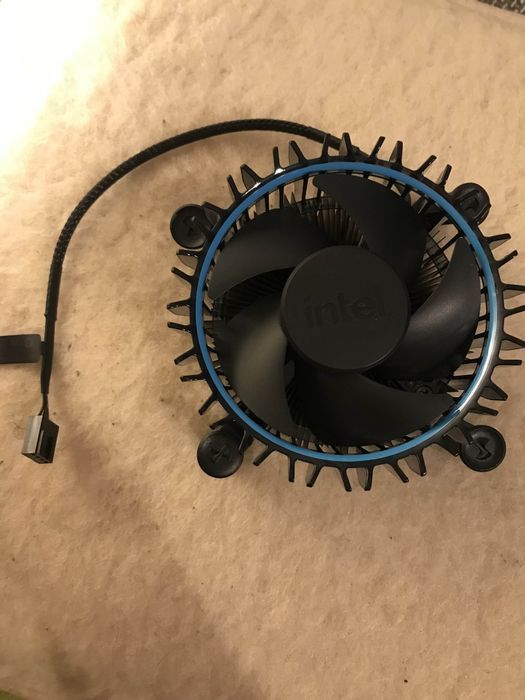 Chłodzenie procesora stockowe Intel do i5‑12400F