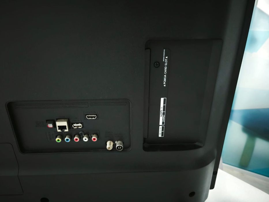 TV LG 4K 43” como nova — ainda com plásticos! Entrega em mãos