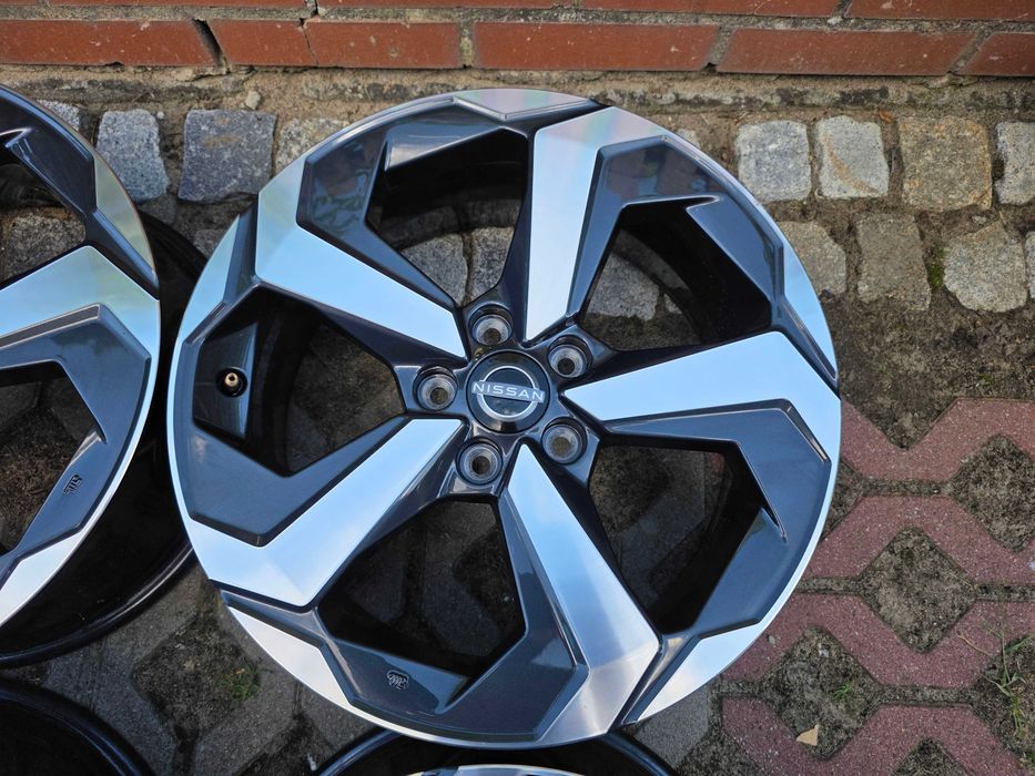 Oryginalne felgi aluminiowe z czujnikami ciśnienia NISSAN QASHQAI J12 18" 5x114,3