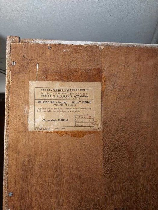 Witryna z kompletu Atos