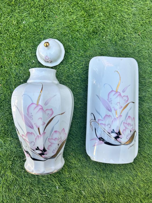 Pote e jarro em porcelana
