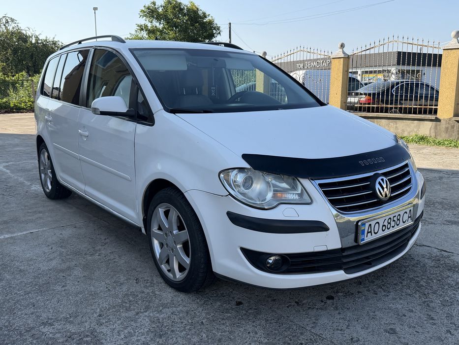 Volkswagen Touran ( Avtomat )