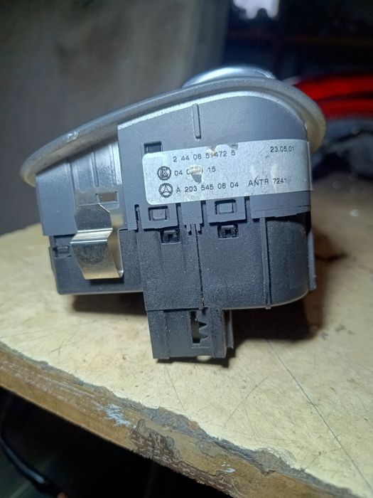 Włącznik świateł Mercedes w203 oryginał Europa