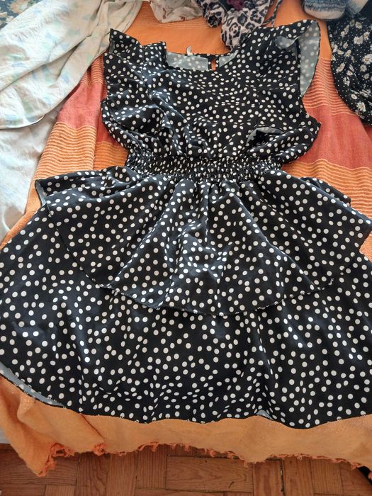 Vestido preto as bolinhas