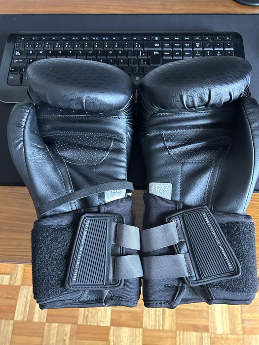 Luvas de boxe 16oz novas