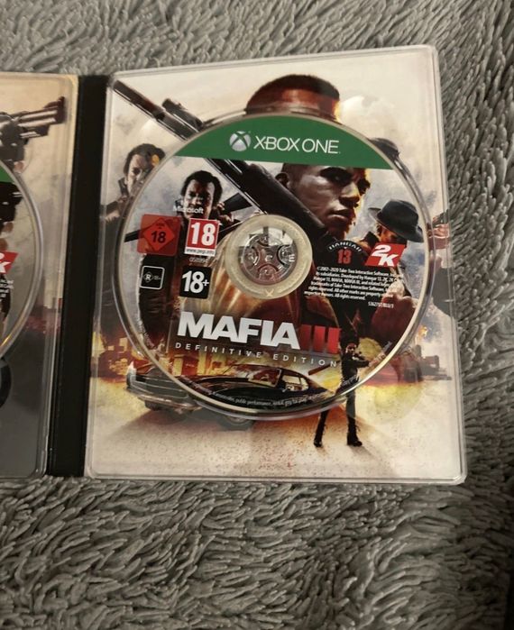 Mafia Trilogy definitive edition Xbox  One 3- discos vem com 2posters