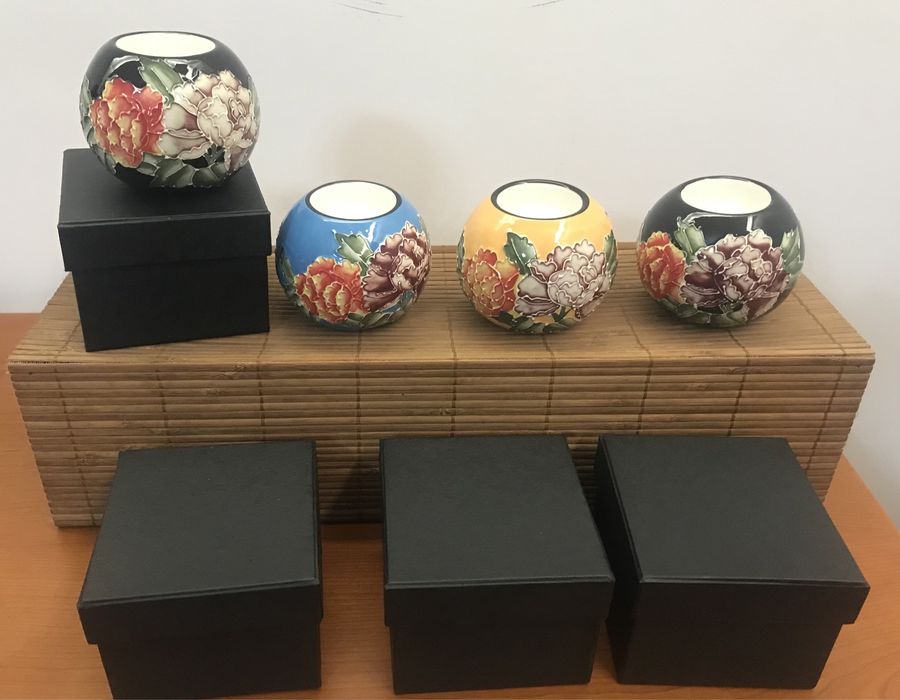 Suportes velas tealight em louça  e tabuleiroGato Preto