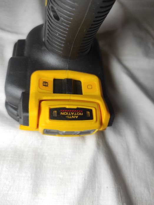 Ударний дриль-шурупокрут DeWALT DCD806B XR 20V DCD806