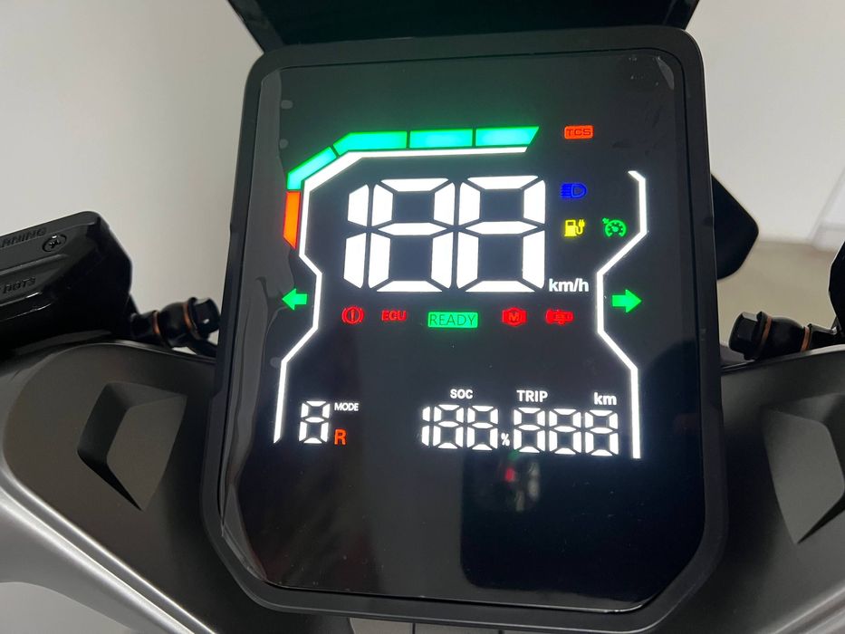 Электроскутер Crosser V1 Pro 2000W,аккум LiFePo4, 2026