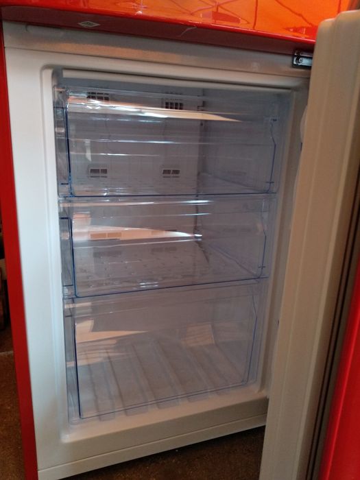 OUTLET Janki ul Wspólna 6 Lodówka AMICA FK3495.3FRAA Retro