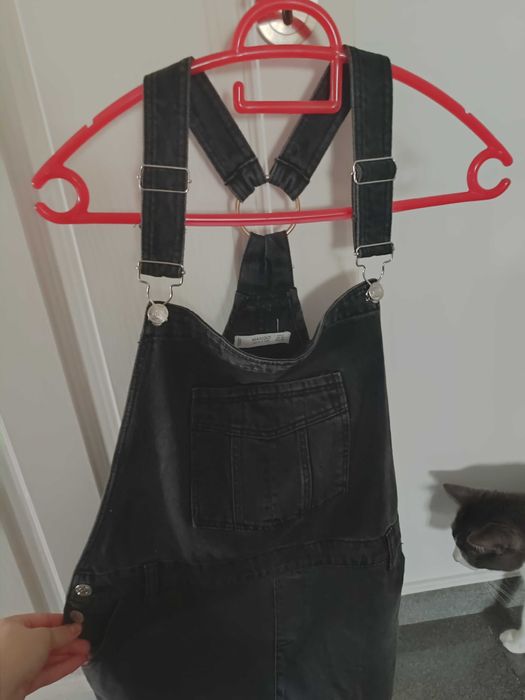 Vestido tipo jardineira