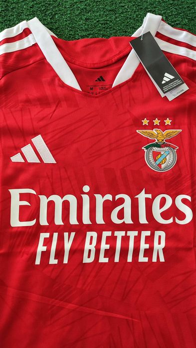 Camisola principal Benfica