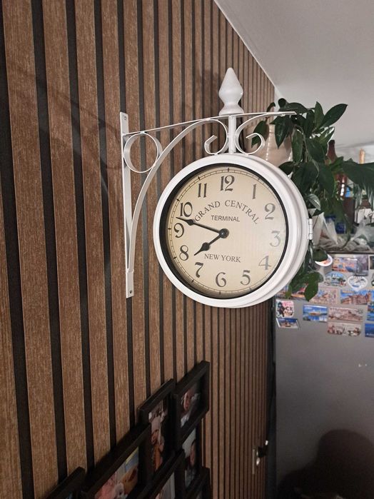 Zegar ścienny biały