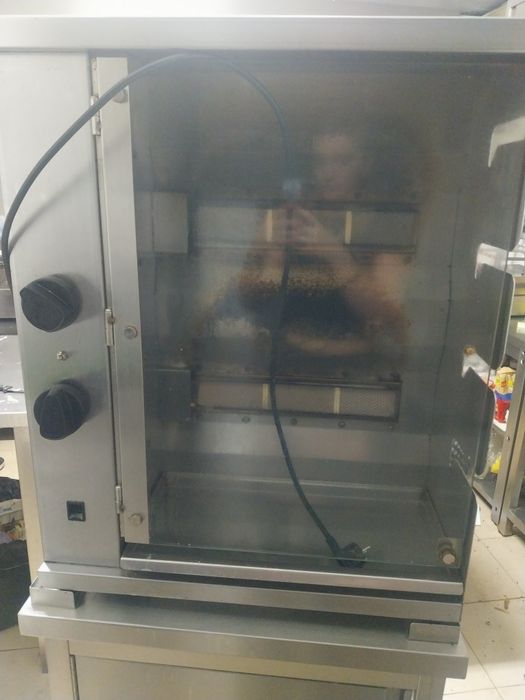 Maquina de assar frangos