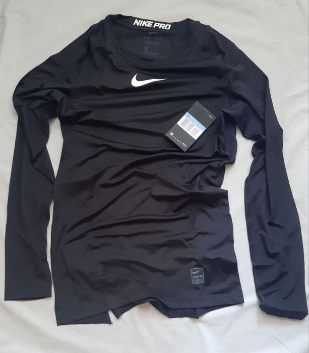 Спортивна компресійна форма Nike
