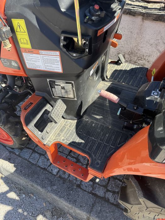 Trator Hinomoto HM30-20 + Charrua OFERTA | 20cv | 4x4