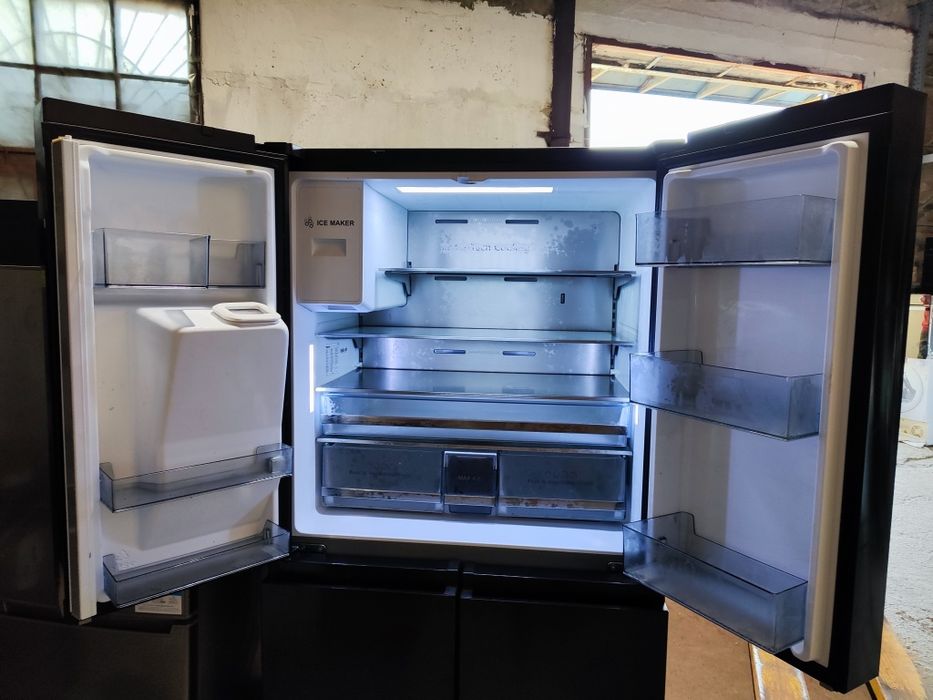 Холодильник Side By Side Hisense RQ760N4AFF No Frost