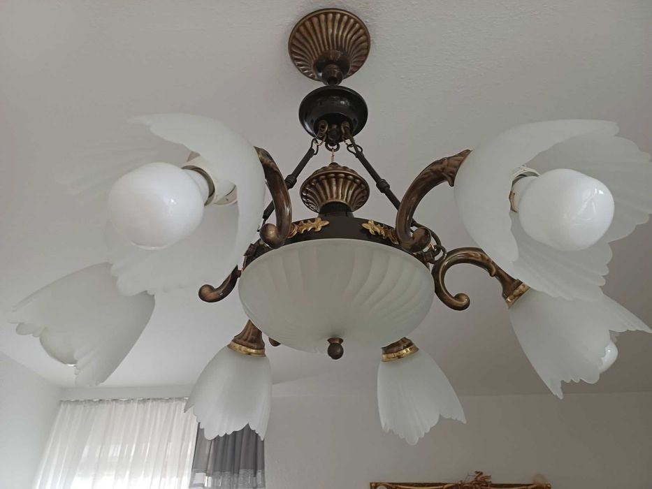 Lampa wisząca z kloszami