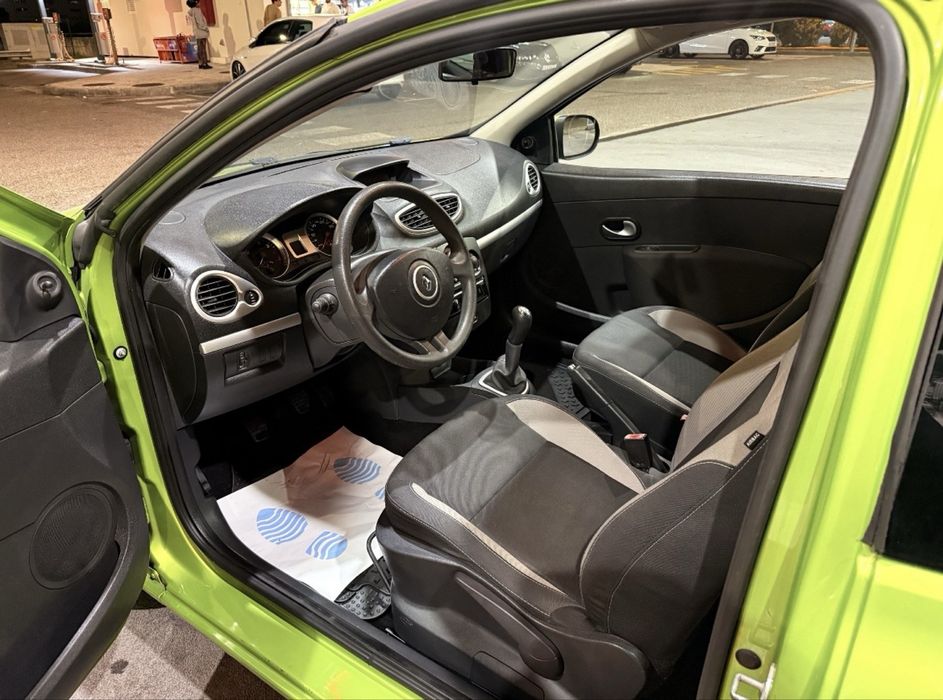 Renault Clio 2010 foto 3