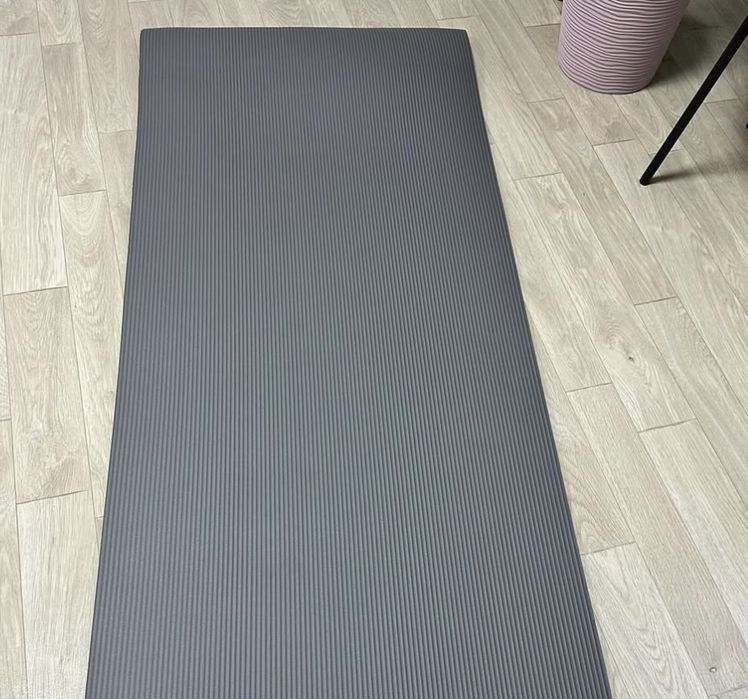 Килимок для фітнесу та йоги 1 см EasyFit NBR 10 мм коврик, каремат