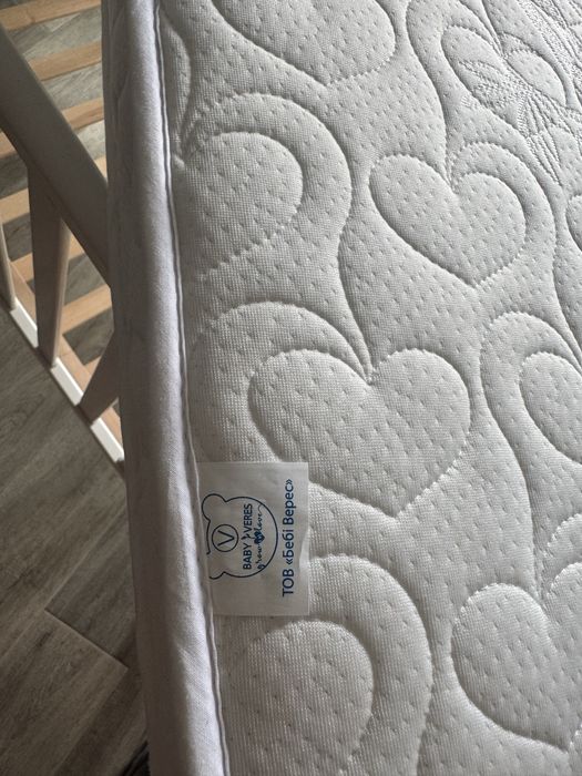 Ліжечко+ матрас + комод  Верес + кокон + мобіль + постіль+ дзеркало