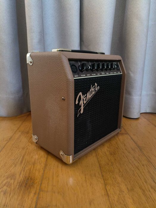 Amplificador para Guitarra Acústica Fender Acoustasonic 15