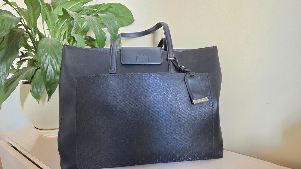 Продам  сумку Calvin Klein. Оригінал