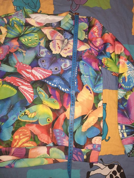 Свитшот очень красивый нарядный кофта