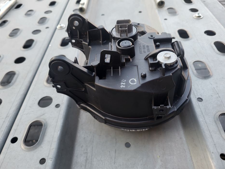 Lampa Reflektor Przód Honda CB 125R CB 300R
