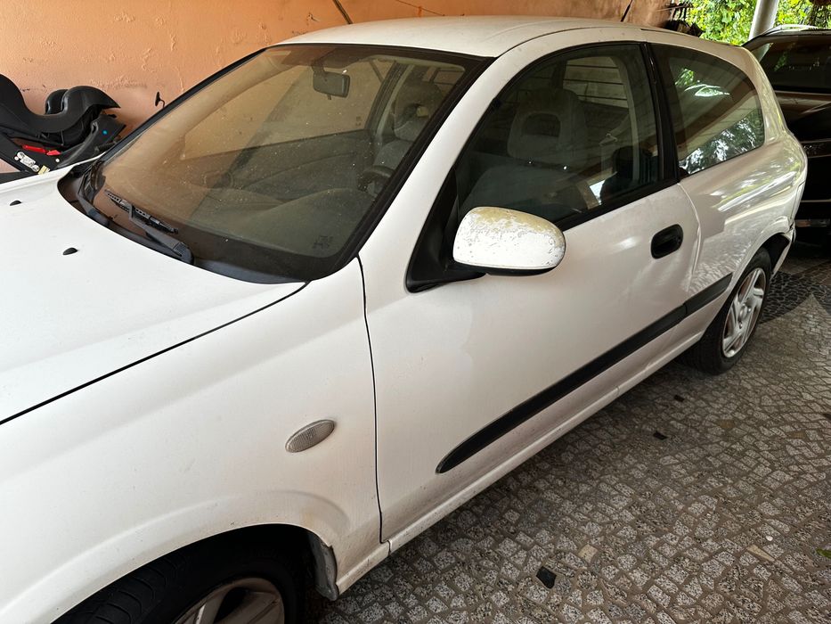 Nissan almera branco