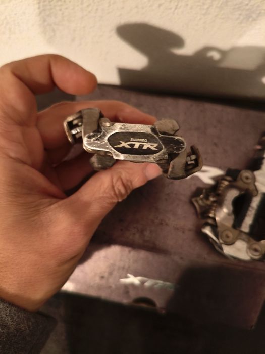 Par de pedais Shimano XTR.