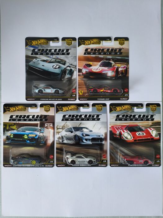 Hot wheels circuit legends set