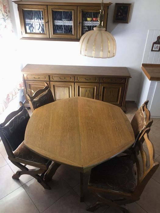 Piękny rozkładany dębowy drewniany stół z 4 krzesłami