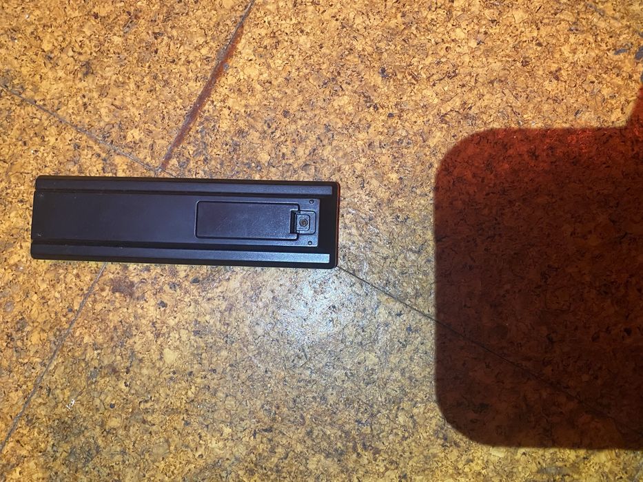 Televisão LED Electronia 32’’ com comando