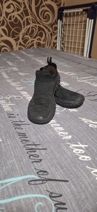 Дитячі  кросівки