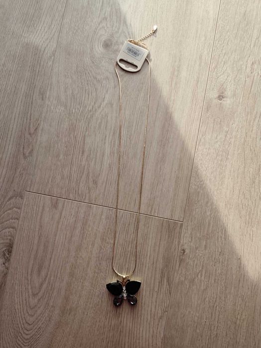 Biżuteria sztuczna, nowy długi naszyjnik z motylem