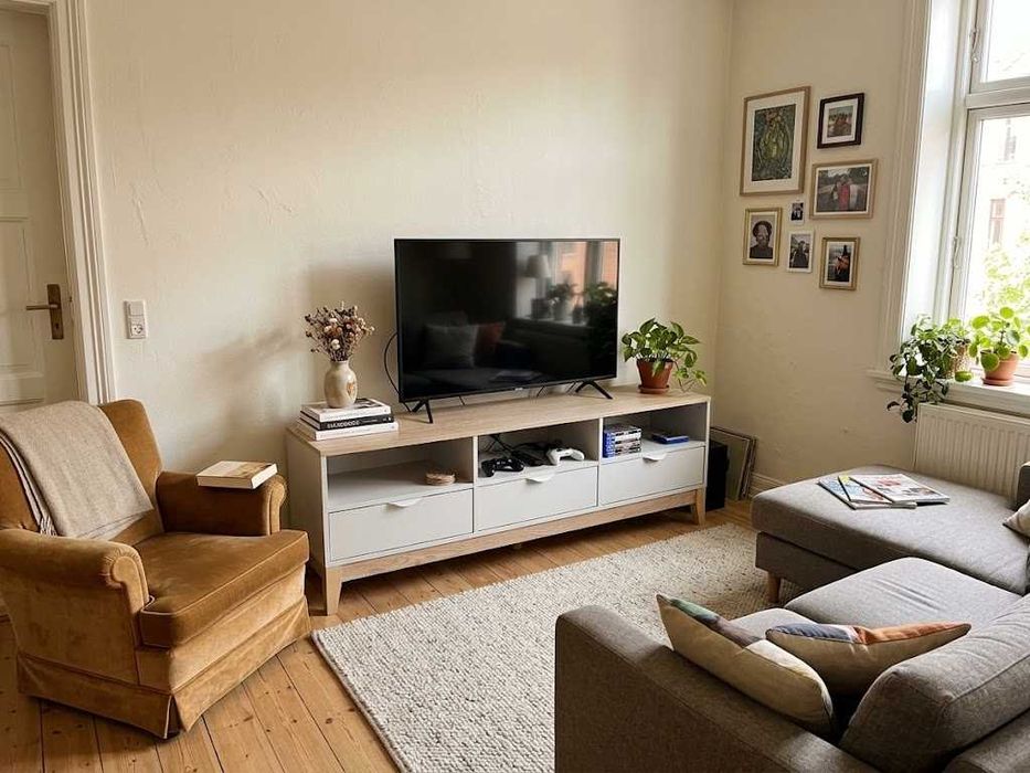 Szafka RTV Marina 160 cm 3 szuflady kaszmir stan bardzo dobry Agata Meble