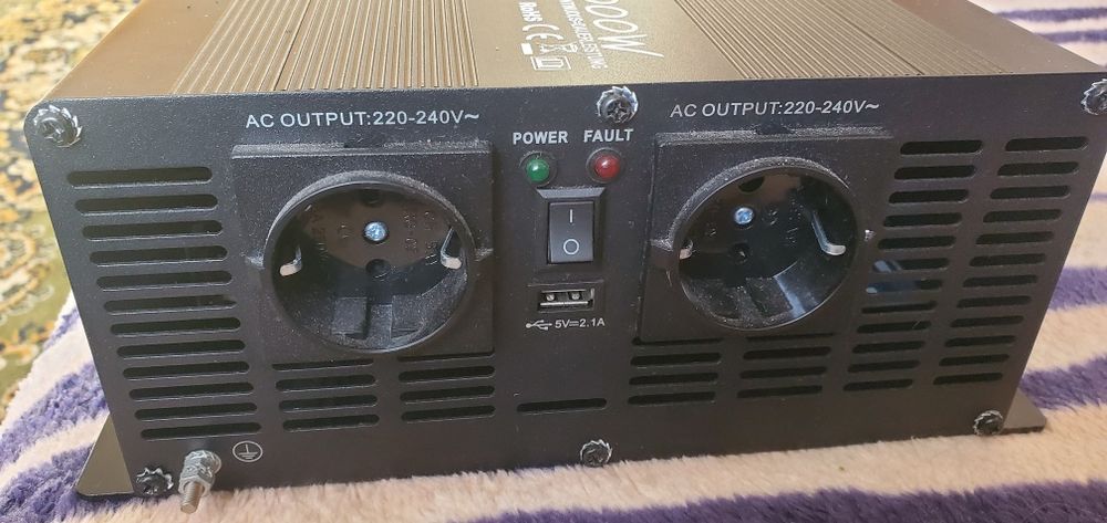 Інвертор 12в-220в