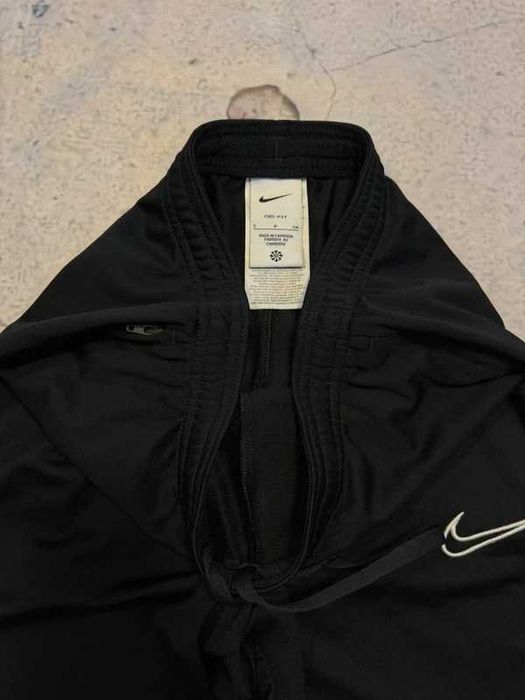 Czarne sportowe spodnie dresy Slim Nike Dri-Fit S