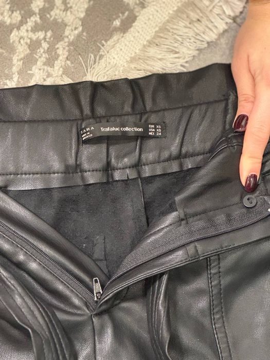 Шорти шкіряні zara