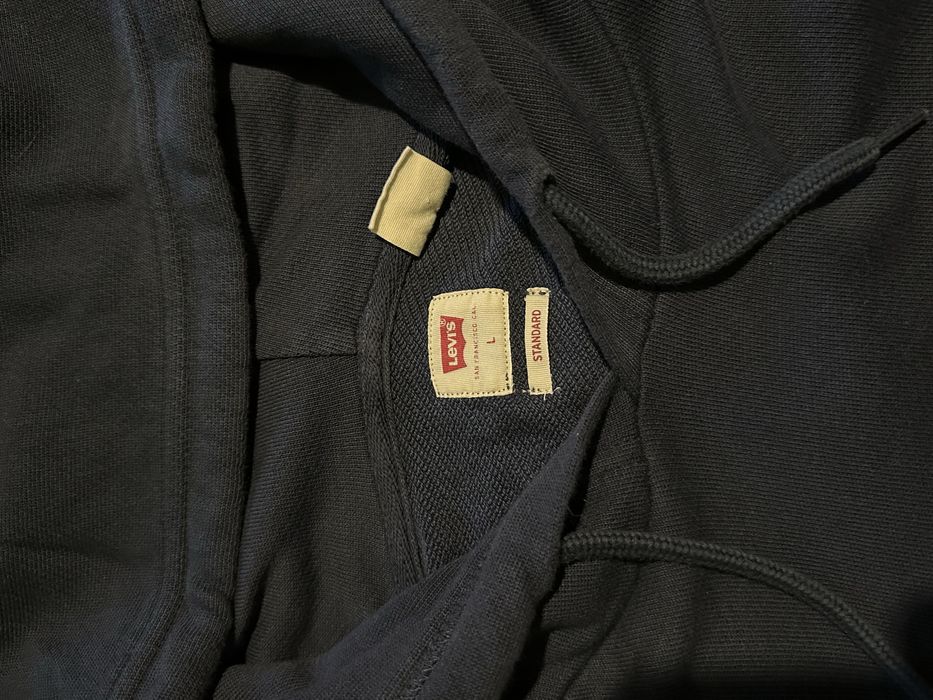 Hoodie Levi’s.