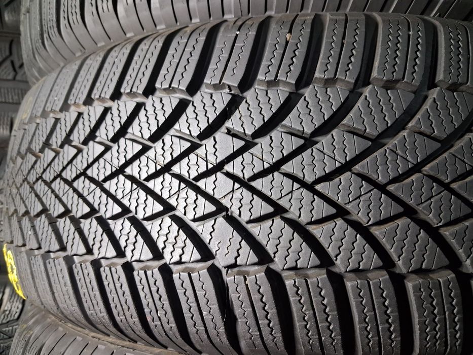 Шини б/у зимові 205/60 16 Bridgestone LM 001