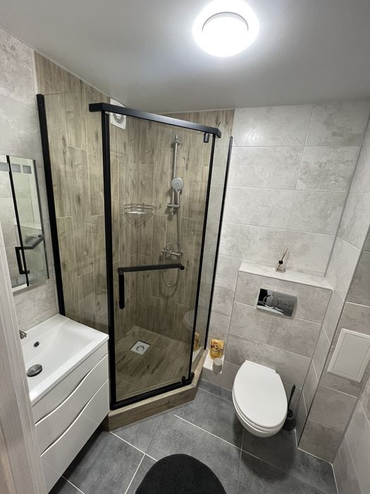 Сучасна квартира. В хорошому місці. Світло є.