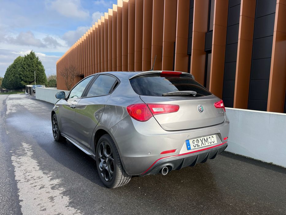 Alfa Romeo Giulietta 1.6jtd 2019 - Automatico