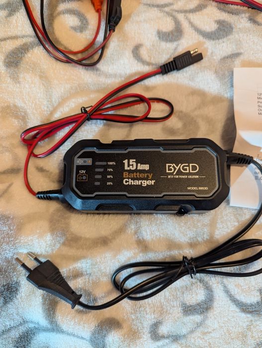 Carregador e Reparador de Bateria Inteligente GYGD 6853D - 12V/24V