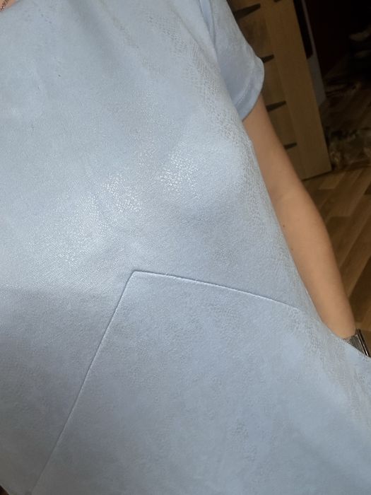 Sukienka z kieszeniami ze wzorem Adika