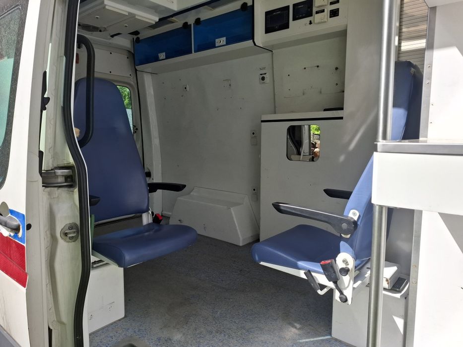 VW Crafter 2.5 TDI karetka ambulans kamper