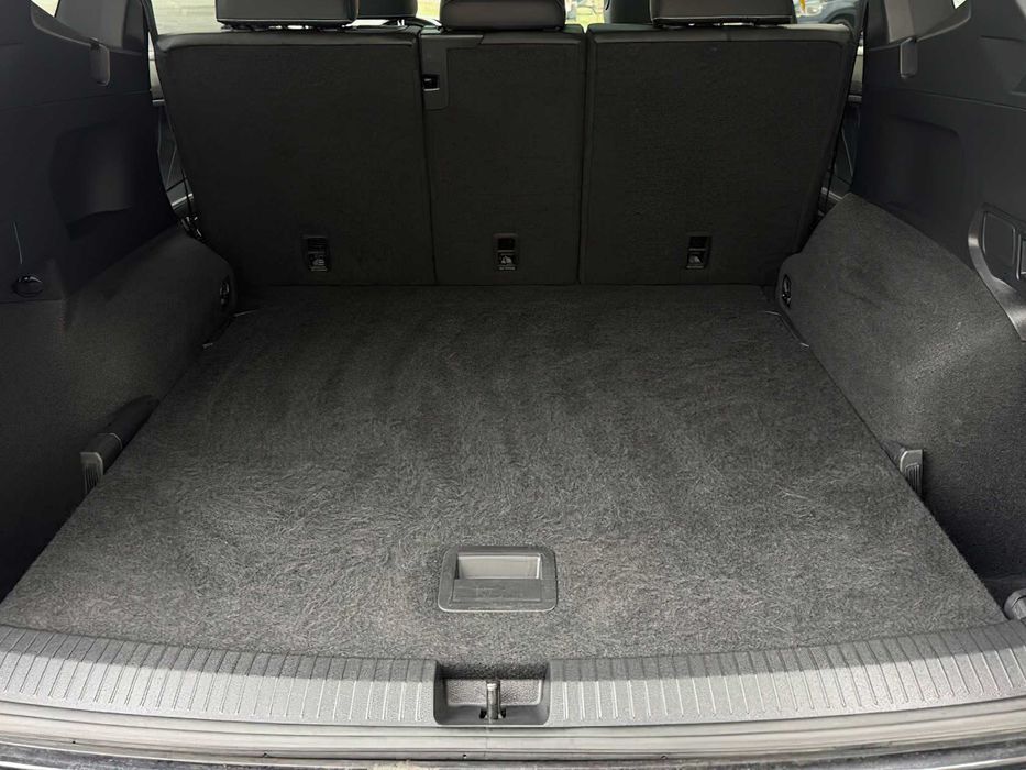 Volkswagen Tiguan SE R-Line      2023