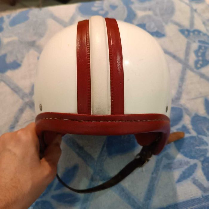 Kask Orzeszek z epoki PRL-u WSK, SHL, KOMAR
